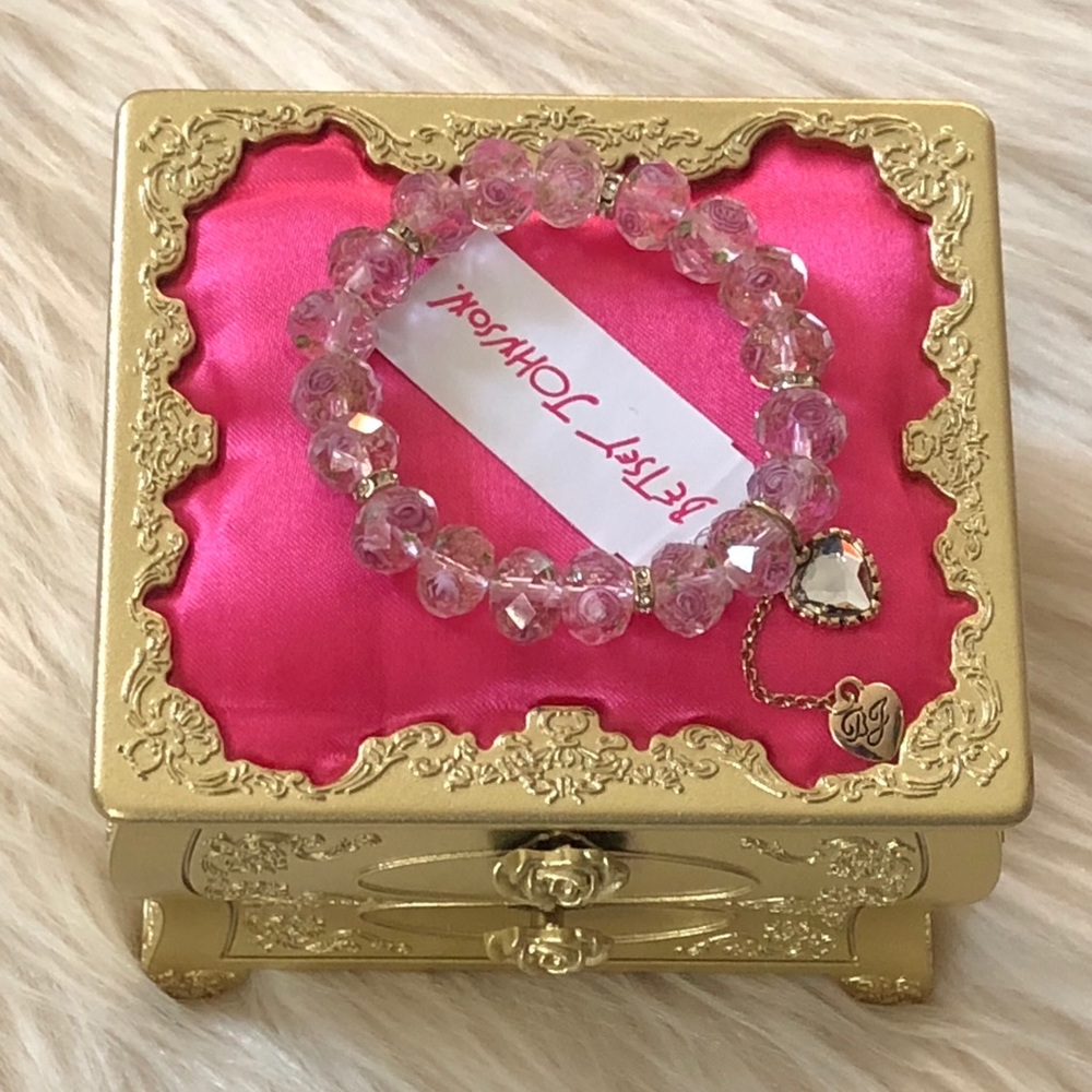 ❗️SOLD❗️ NWT Betsy Johnson Pink Rose Bracelet